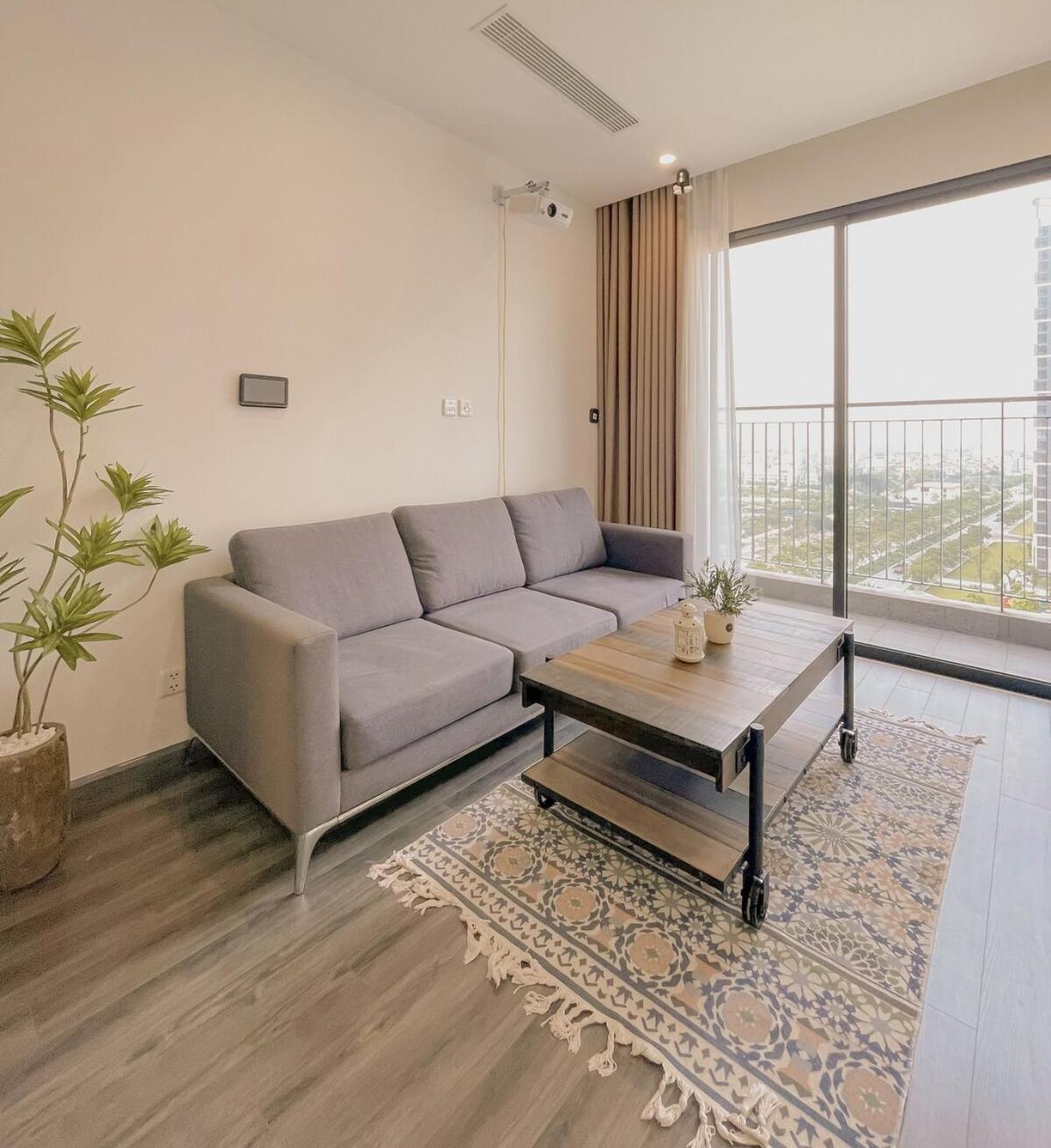 Căn hộ Deluxe 1-bedroom And 1-living Free Gym